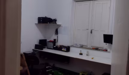 Casa localizado no pé pequeno com cozinha,sala ,3 quartos e banheiros.Viabilidade de construir piscina e garagem.