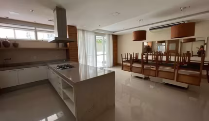 Excelente apartamento localizado em Rua nobre do Ingá.Sao 3 quartos com suíte e 2 vagas na escritura.