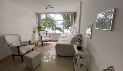 Apartamento de 3 quartos sendo 2 suítes com vista para o mar e1 vaga.