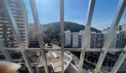 Miguel de Frias:3 quartos,cozinha .area de serviço,Condomínio portaria 24h.