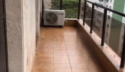 Apartamento localizado em rua nobre do Inga, 4 quartos sendo 2 suítes, varanda, dependência completa de empregada e duas vagas na escritura