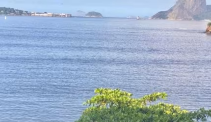 Apartamento frente total  para o mar.  Vista privilegiada para o Museu de Arte Contemporânea e Pão de Açúcar.Localizado na praia João Caetano, próximo ao Comércio diversificado.