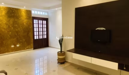 Casa a venda com 3 quartos, 2 vagas, 170 m²