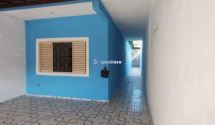 Casa à Venda com 2 quartos, 1 banheiro, 2 vagas e 68m² por R$ 380.000