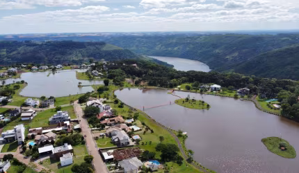 Terreno com  1700 m² a venda em um dos melhores condomínios de Chapecó. clique para ver mais detalhes..