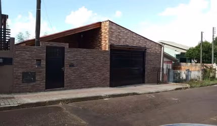 Casa à venda em Chapecó - Efapi - 130m² - Churrasqueira e Portão Eletrônico