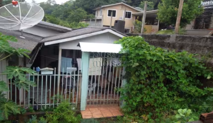 Casa a venda no Bairro Jardim América, Chapecó-SC. Clique para ver Mais.