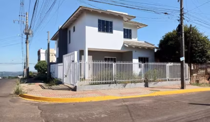 Sobrado a VENDA, novo, 02  suítes, 92 m², no alto do Santo Antônio, Chapecó.