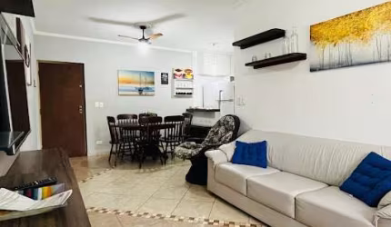 Apartamento reformado e mobiliado com 2 quartos para locação anual em boa localização