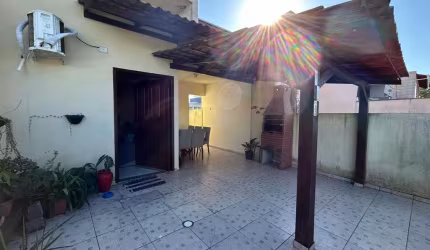 Casa para Venda em Balneário Piçarras, Itacolomi, 2 dormitórios, 1 banheiro, 1 vaga