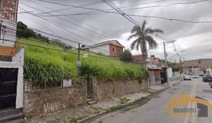Excelente terreno próximo ao centro de Carapicuiba com 1.000m² em Aclive .