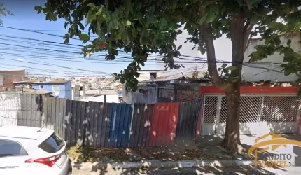 Terreno em em declive, com projeto aprovado para 5 sobrados de 65m².