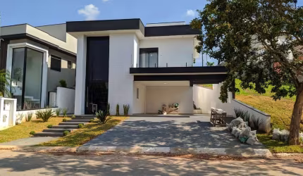 Sobrado para venda, Santana de Parnaíba, com 3 suítes, área gourmet com churrasqueira e piscina, 3 vagas de garagem cobertas, segurança 24h.