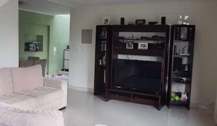 Sobrado Pestana, Osasco, 4 dorm., sendo 3 suítes, quintal com churrasqueira, 3 vagas de garagem.
