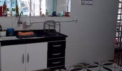 Imóvel com 2 casas e 2 vagas de garagem, bem localizado, próximo Sarah Veloso