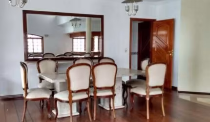 Sobrado com 4 dormitórios, sendo 1 suíte, piscina, churrasqueira, City Bussocaba.