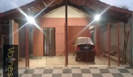 Casa para venda, Caraguatatuba, com 2 dormitórios sendo 1 suíte.