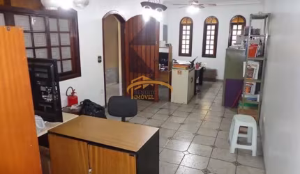 Sobrado para venda, na Vila Campesina, Osasco, de 198M², 3 dormitórios, 1 suíte e 2 vagas de garagem