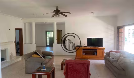 Casa com 4 quartos à venda, 350 m² por R$ 1.800.000