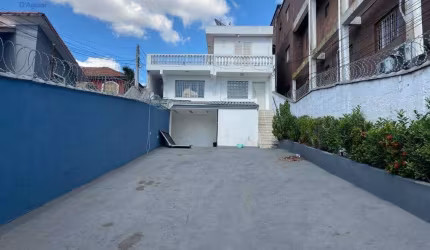 Casa comercial para locação no Jaçanã com amplo espaço na frente