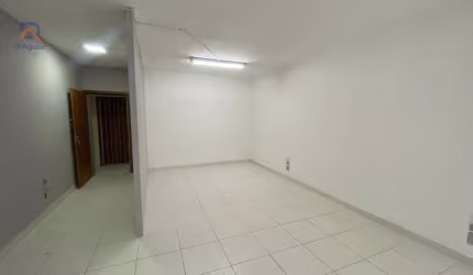 Sala comercial para locação na Avenida Mazzei