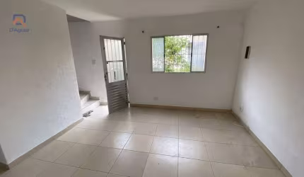 Sobrado na Vila Mazzei (rua particular) próximo ao metrô Tucuruvi com 2 quarto , sem vaga