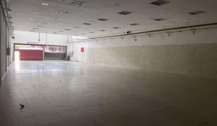 Salão para locação na Avenida Alberto Byngton