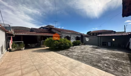 Casa com 3 quartos para alugar na Presidente Artur Bernardes, 130, Boa Esperança, Santa Luzia por R$ 3.500