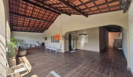 Casa com 3 quartos para alugar na Romeu Pascucci, 52, Morada do Rio, Santa Luzia por R$ 2.200