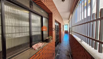 Casa com 3 quartos para alugar na Gregório de Castro, 95, Cachoeirinha, Belo Horizonte por R$ 2.200