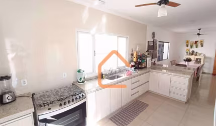 Casa com 3 dormitórios à venda, 230 m² por R$ 660.000,00 - São Carlos - Pouso Alegre/MG