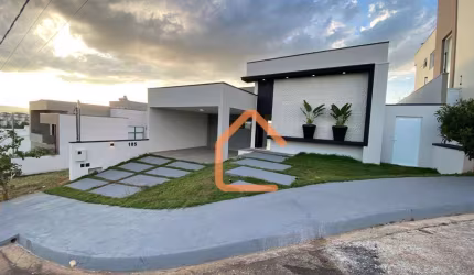 Casa com 3 dormitórios à venda, 150 m² por R$ 1.100.000 - Las Palmas - Pouso Alegre/MG