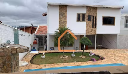 Casa com 3 dormitórios à venda, 242 m² por R$ 1.030.000,00 - Pousada dos Campos I - Pouso Alegre/MG
