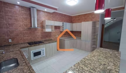 Casa com 3 dormitórios para alugar, 215 m² por R$ 4.500,00/mês - Colinas de Santa Bárbara - Pouso Alegre/MG