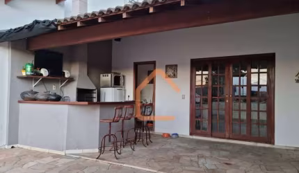 Casa com 3 dormitórios à venda, 350 m² por R$ 1.400.000 - Pousada dos Campos - Pouso Alegre/MG