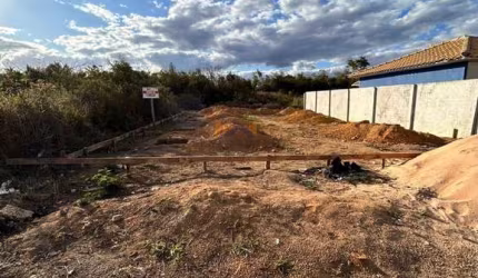 Terreno à venda na entrada da Vila do Marquês.