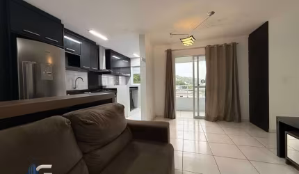 Apartamento em Potecas semi mobiliado 295 mil