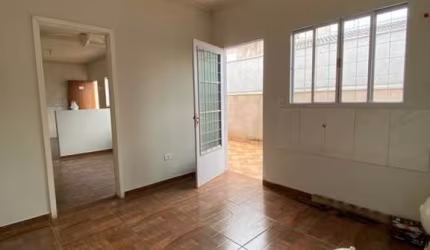 Casa para Venda em Maringá, Jardim Três Lagoas, 2 dormitórios, 1 suíte, 2 banheiros, 2 vagas