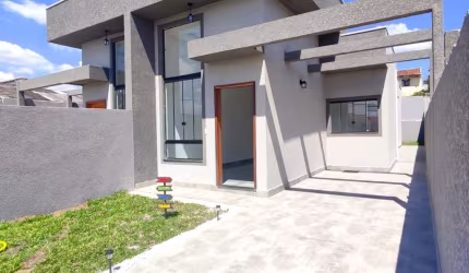 CASA 03 QUARTOS, SUÍTE E PÉ DIREITO ALTO EM ARAUCARIA. EXCELENTE ACABAMENTO