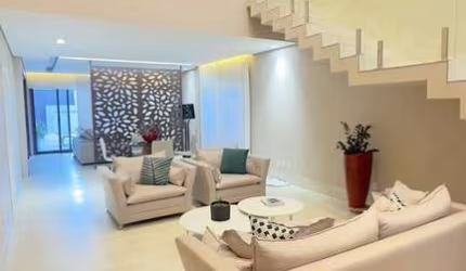 Casa á venda condomínio Florais do Vale c 4 suítes, 389m²