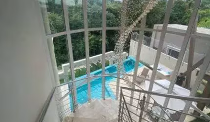 Alugo Sobrado com 540m no Florais dos lagos