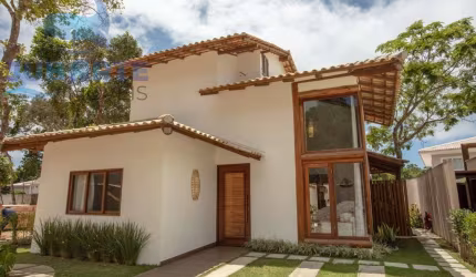 Casa em condomínio fechado com 4 quartos à venda em Arraial D´Ajuda, Porto Seguro  por R$ 1.800.000