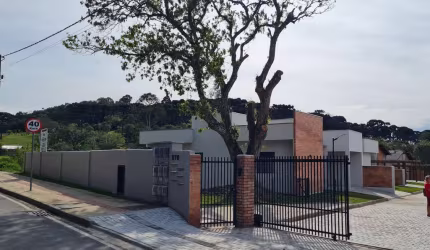 Casa com 2 quartos à venda na Rua Olívio Belich, Centro, Campo do Tenente por R$ 240.000