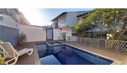 Magnífica Casa à Venda no Coração do Rio
