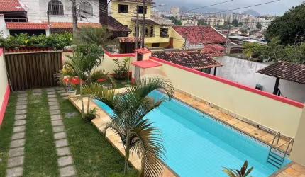 Casa à venda  na Taquara: Conforto,  Natureza. Piscina privativa e churrasqueira!!