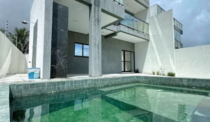BELISSIMA CASA DUPLEX COM 4 QUARTOS A POUCOS METROS DA PRAIA