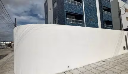 TERREO COM AREA PRIVATIVA COM 2 QUARTOS NO VALENTINA