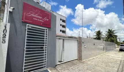 CASA SOLTA 3 QUARTOS NOS BANCARIOS