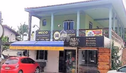 DUAS SALAS COMERCIAS + UMA KITNET + UM APARTAMENTO NO ANDAR DE CIMA.