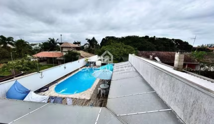 SOBRADO COM PISCINA